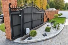 Mass Image Compressor Compressed this image. https://sourceforge.net/projects/icompress/ with Quality:80